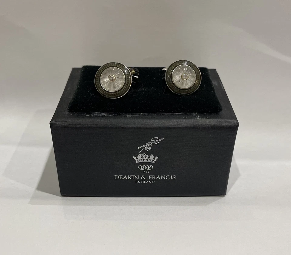 18ct White Gold Grey Enamel Diamond Cufflinks - Image 1 of 1