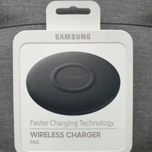 Original Samsung EP-P1100 Wireless Charger - Desktop Dock Adapter (Black) NEW - Picture 1 of 10