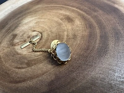 VINTAGE GRAY MOTHER OF PEARL TYPE STONE AND GOLD TONE TIE TAC WITH CHAIN AND BAR - Image 1 of 2