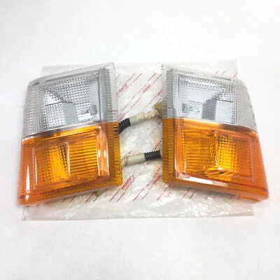 Luz de señal de giro genuina lámpara de esquina derecha izquierda Toyota Corona RT132 TT132 NOS Japón Foto 1 de 4