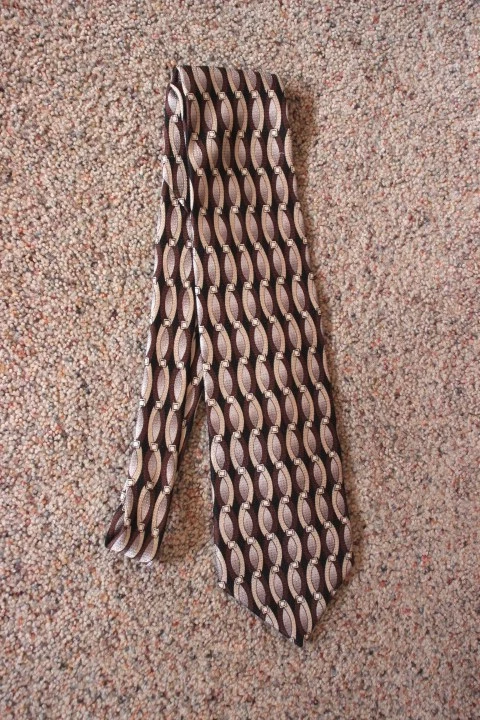 Мужской галстук Pierre Balmain «Сделано в США» 58 дюймов 100% шелк 4 дюйма - Изображение 1 из 1