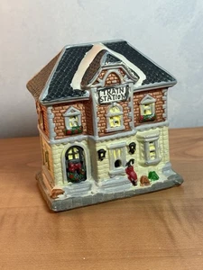 Vintage Weihnachten Mini Porzellan Bahnhof 4x3,5x2" - Bild 1 von 9