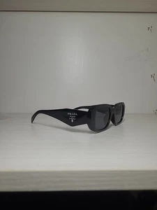 Gafas de sol Prada Milano Italia unisex para adultos lentes negras brillantes/grises - Imagen 1 de 9