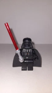 Darth Vader Lego Figure with Lightsaber - Zdjęcie 1 z 1
