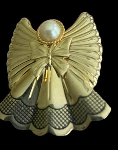Vintage brooch gold toned angel with butterfly by Jane 1999 AOL Hand signed - Picture 1 of 7