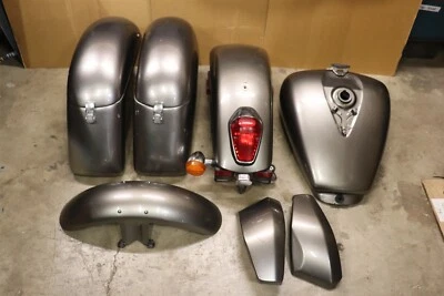 Комплект жестяных передних и задних боковых крышек для бензобака 2004-2009 Honda VTX1300 - Изображение 1 из 4