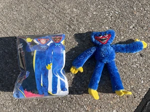 Nuevo Disfraz Huggy Wuggy Oficial Amapola Tiempo de Juego Niños Disfraz Niño 14-16 + MUÑECA - Imagen 1 de 10