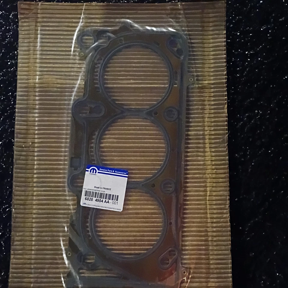 3.6 气缸盖垫片,右侧原始设备制造商 Mopar 68284904AA — 第 1/1 张图片