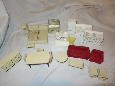 Muebles para casa de muñecas Strombecker 24 piezas baño cocina dormitorio sala de estar + Foto 1 de 4