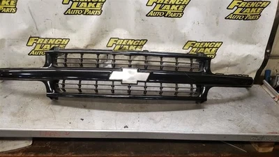 Grille Black-Gray Excluding Ltz Fits 01-06 SUBURBAN 1500 1073304 - Image 1 of 4