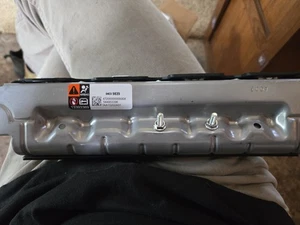 2017 - 2023 GM FRONT Knee DASH PANEL  Safety Device. OEM 84039839 - Bild 1 von 4