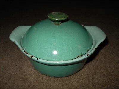 Prizer - Ware Cast Iron 7" Turquoise Blue Green Enamel Cast Iron Oval Casserole - Image 1 of 4
