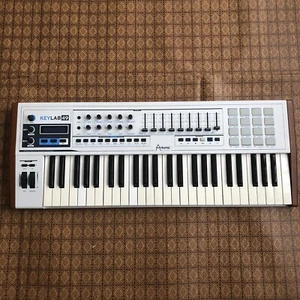 CONTROLADOR MIDI ARTURIA KEYLAB 49 Semi- Weighted keys . - Imagen 1 de 10