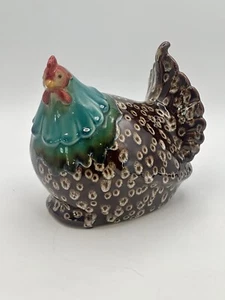 Figura di gallina seduta in ceramica smaltata a grandezza naturale decorazione interno esterno - Foto 1 di 16