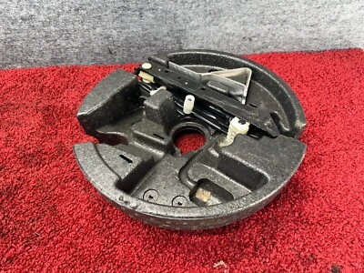 Gato de herramientas de rueda de repuesto de emergencia para maletero BMW 2004-2010 E60 E61 OEM 118K Foto 1 de 4