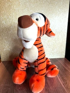 🐯 Vintage Disney Tigger Plush – Disneyland / Walt Disney World – Made in Korea - Picture 1 of 9