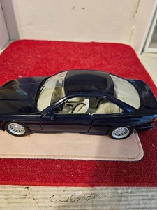 Maisto 1:18 Diecast Auto dunkelblau 1990 BMW 850i Kombifund - Bild 1 von 13