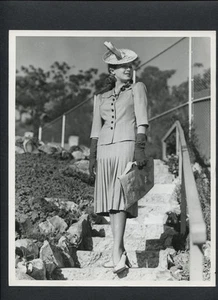 LANA TURNER MODEFOTO - 40er Jahre VINTAGE - Bild 1 von 2