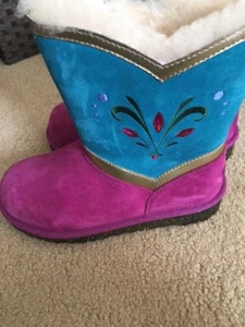 UGG Australia Girl's Elsa Carnation Boots 4 Youth - NEW - Picture 1 of 1