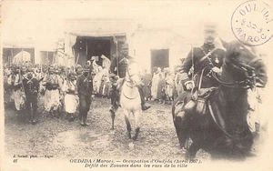 Maroc - Occupation d'Oujda - Avril 1907 - Défilé des Zouaves dans les rues de la - Picture 1 of 2