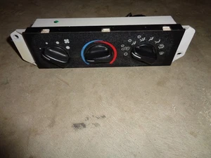 Jeep Wrangler TJ Heater Temperature Climate Control With A/C 2005 - Picture 1 of 3