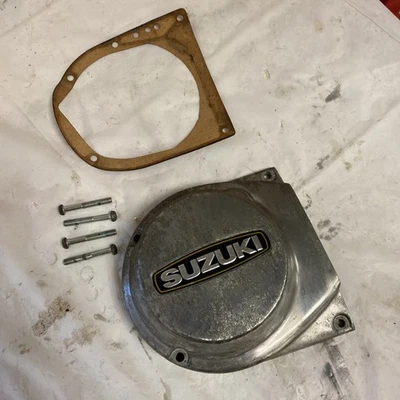Крышка левого генератора двигателя Suzuki 550 Triple GT550 Indy 1975 ANX-B223 - Изображение 1 из 2