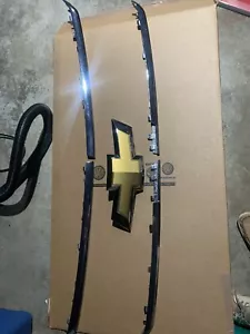 2019 Chevy impala grill molding and emblem - Picture 1 of 8