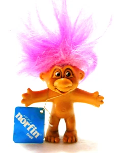VINTAGE NORFIN TROLL EGGIE ROSA HAAR FIGUR MIT ETIKETT 6" BIS HAAROBERSEITE - Bild 1 von 4