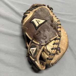 Akadema Professional APM43 Catchers Mitt RHT 33 inch Torino Baseball Series~Read - Picture 1 of 11