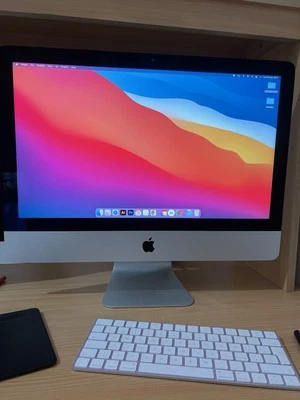Apple iMac 21,5 21.5 2015 A1418  – SSD 1TB – 8GB RAM – Scatola Originale - LENTO - Immagine 1 di 4