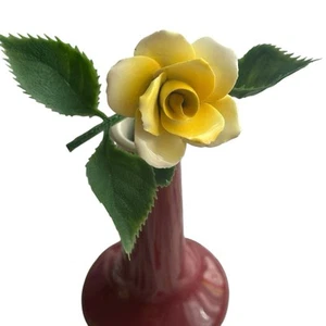 Flor de rosa amarilla de porcelana de colección con tallo recubierto de plástico Capodimonte 9" LEER - Imagen 1 de 5