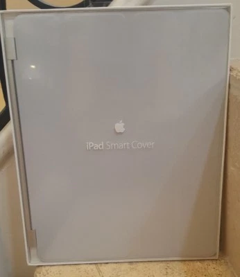 New Genuine Apple iPad Smart Light Gray Cover For iPad 2/3/4- MD307ZM/A - Image 1 of 4