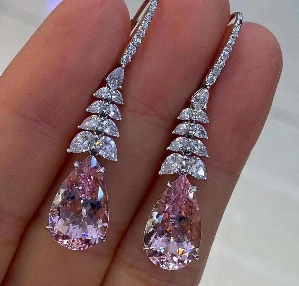 Pendiente colgante de morganita creado en laboratorio corte pera de 2,80 quilates enchapado en oro blanco de 14 quilates Foto 1 de 4