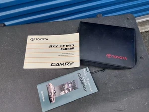 2002 Toyota Camry Owners Manual With Supplements & Zipper Case - Bild 1 von 4