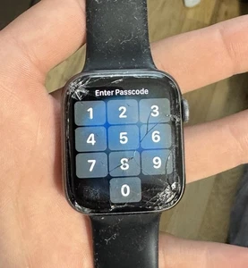 Apple Watch Series 4 44MM Aluminum Works “CRACKED DAMAGED” - Picture 1 of 6