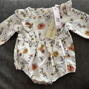 NEU Vignette 3-6 M Jenny Bubble Strampler Herbst Ditsy Blumenmuster Baby Einteiler - Bild 1 von 2