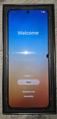 Samsung Galaxy Z Flip 6 256GB Silver Shadow Unlocked - READ DESCRIPTION - Image 1 of 4