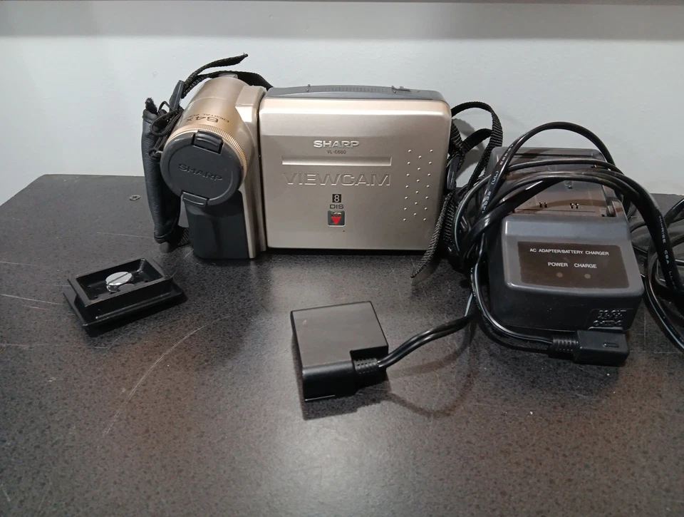 Sharp VL-E680U Camcorder WORKING W/ Charger And Direct Power - Image 1 of 4