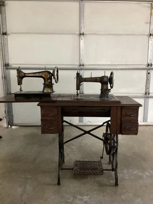 Antigua máquina de coser Singer, nueva máquina de coser Queen y mesa de coser antigua Foto 1 de 4