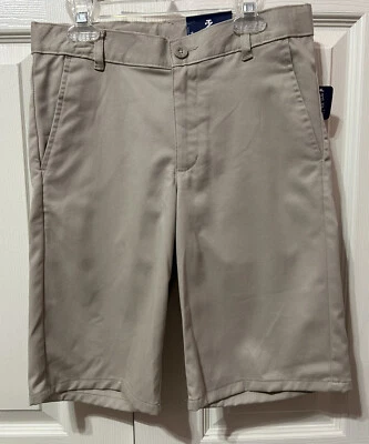 Shorts uniforme escolar IZOD masculino cáqui frente plana costura interna 10,5 pol. novo com etiquetas tamanho 14  - Imagem 1 de 4