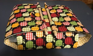 Casserole Cake Cozy Caddy Carrier Apples Pattern Handcrafted Wood Handles New - Picture 1 of 7