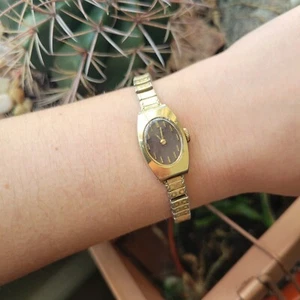 Vintage Retro Gold & Brown Classic Oval Stretch Watch - Picture 1 of 9