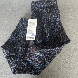 NEW! Women's Lululemon Swift Speed HR Tight 28" Size 8 in Leopard Camo Blue Nile - Picture 1 of 3