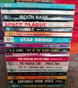 Ace/Avon Lot Of 18 Vintage 60s Science Fiction Pulp Paperbacks Aliens F/G Series - Picture 1 of 8