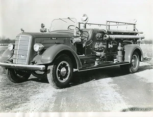 Mack Delivery Photo 1940 Mack Pumper 8x10 Fire Apparatus Photo - Picture 1 of 1
