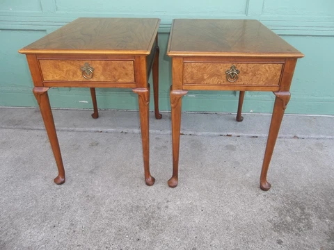 ONE Baker Furniture Queen Anne Walnut and Burl Wood Side/Accent Table Nightstand Cover