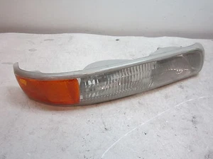 nn706252 Chevy Tahoe 1999 2000 2001 2002 2004 2005 RH Corner Light Lamp OEM - Picture 1 of 5