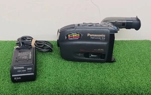 Panasonic Palmcorder IQ PV-D406 Camcorder + Charger - No Battery - Picture 1 of 6