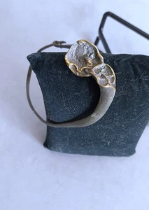 Bracelet en bronze  à motif de fleurs stylisée - Foto 1 di 5