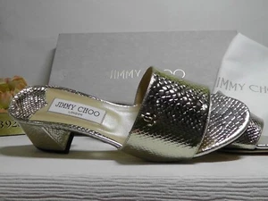 Mulas de cuero metálico en relieve de serpiente en relieve con champán Jimmy Choo Minea 45 talla 38,5 - Imagen 1 de 12